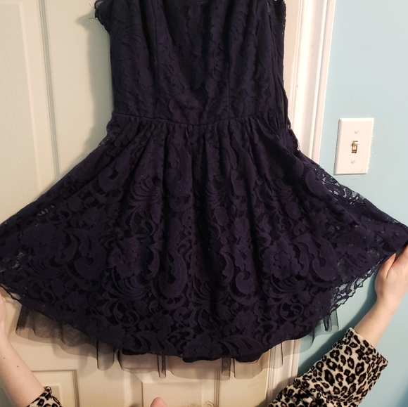 Formal Dress - Picture 2 of 3